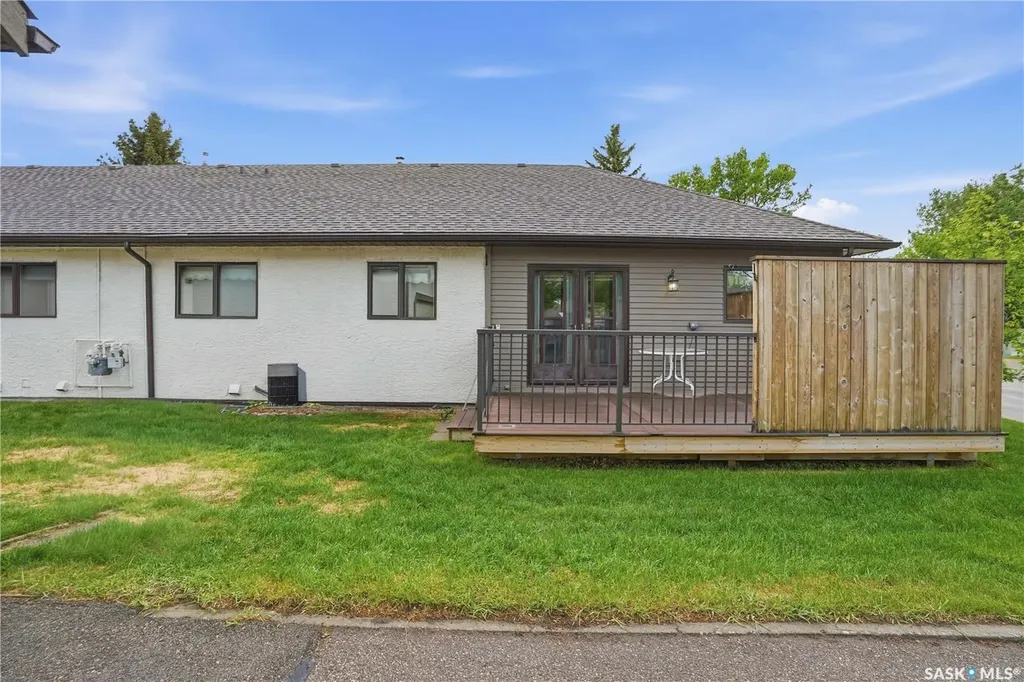 3344 Woodhams Drive Regina SK S4V 2R1