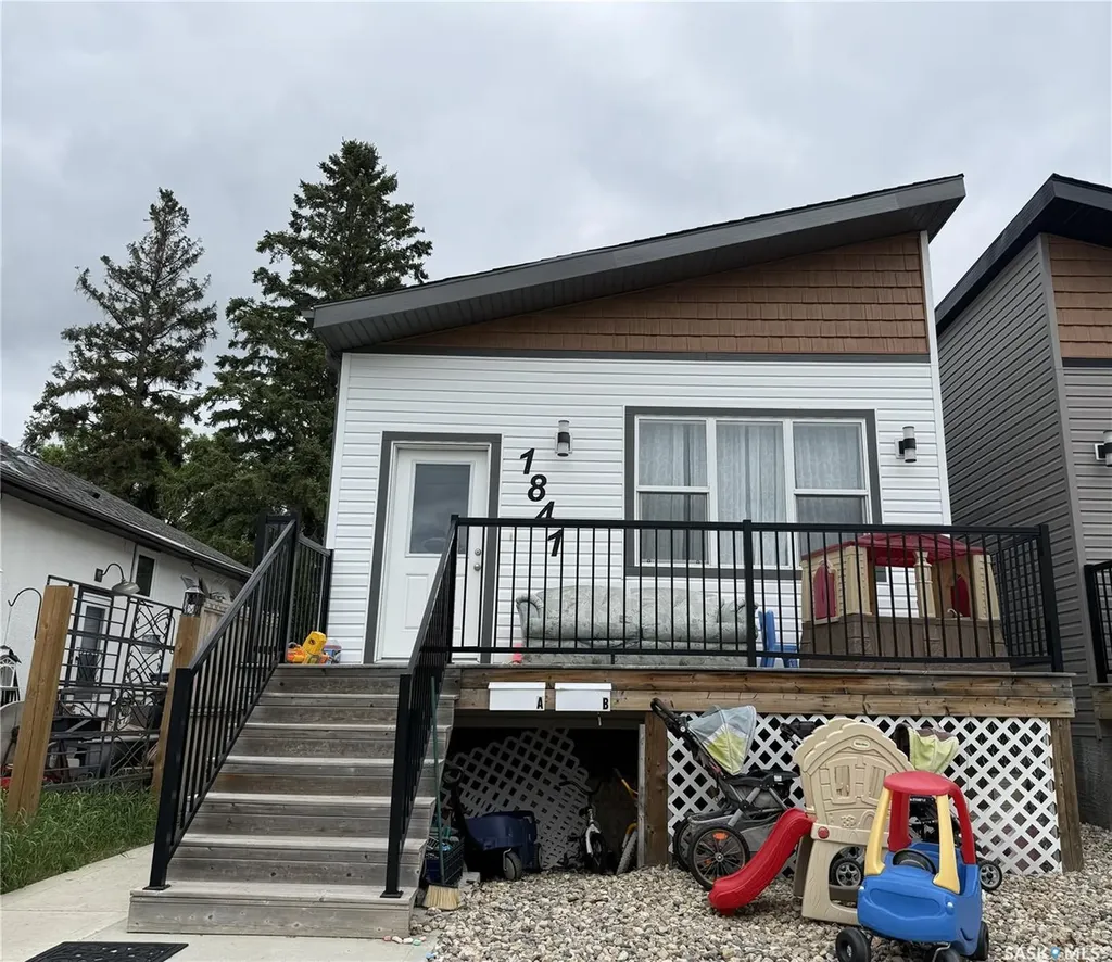 1841 Connaught Street Regina SK S4T 4T4
