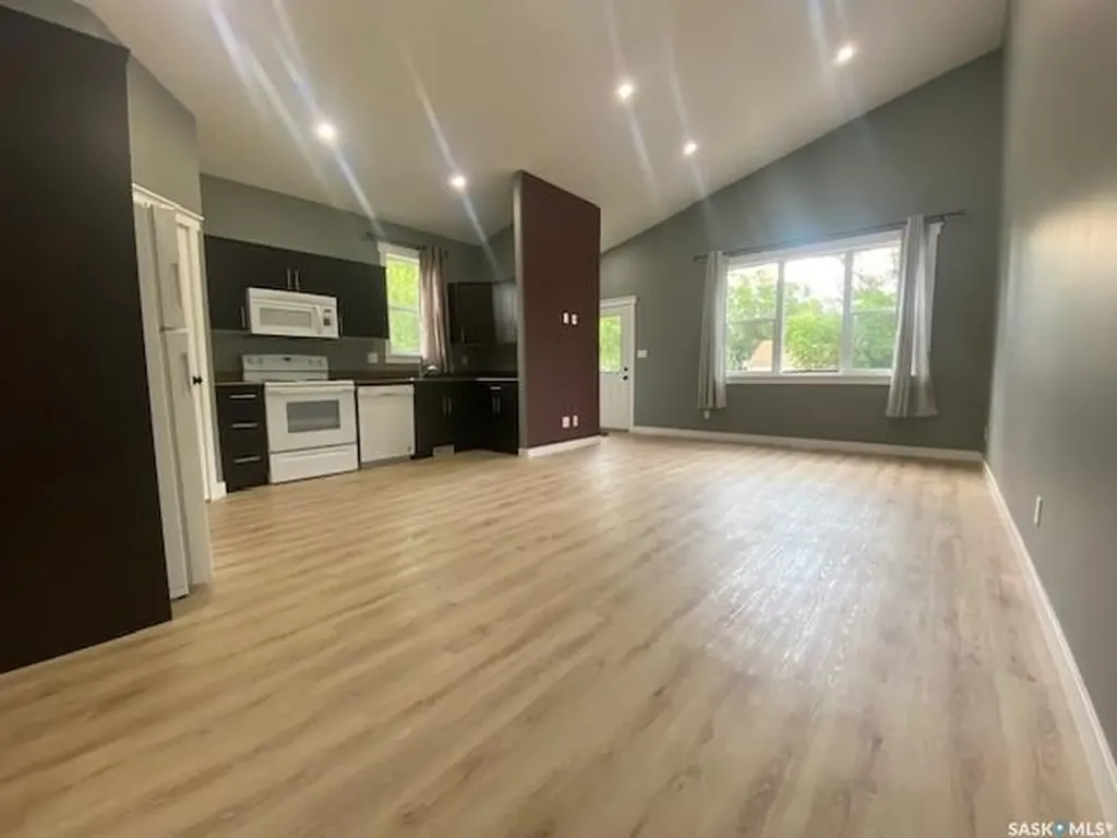 1841 Connaught Street Regina SK S4T 4T4