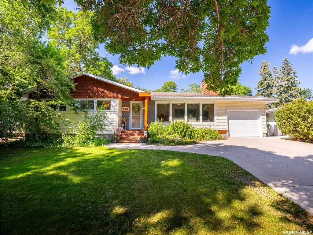 22 Calder Crescent Regina SK S4S 4A6