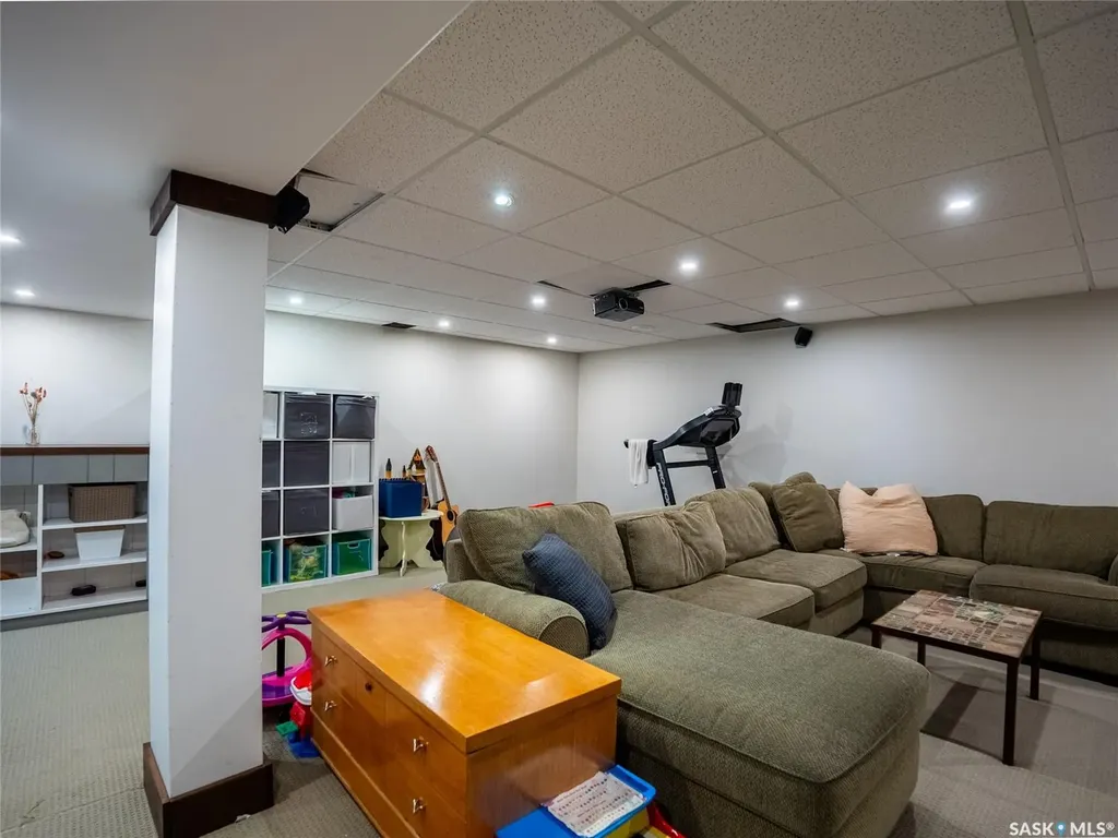 22 Calder Crescent Regina SK S4S 4A6