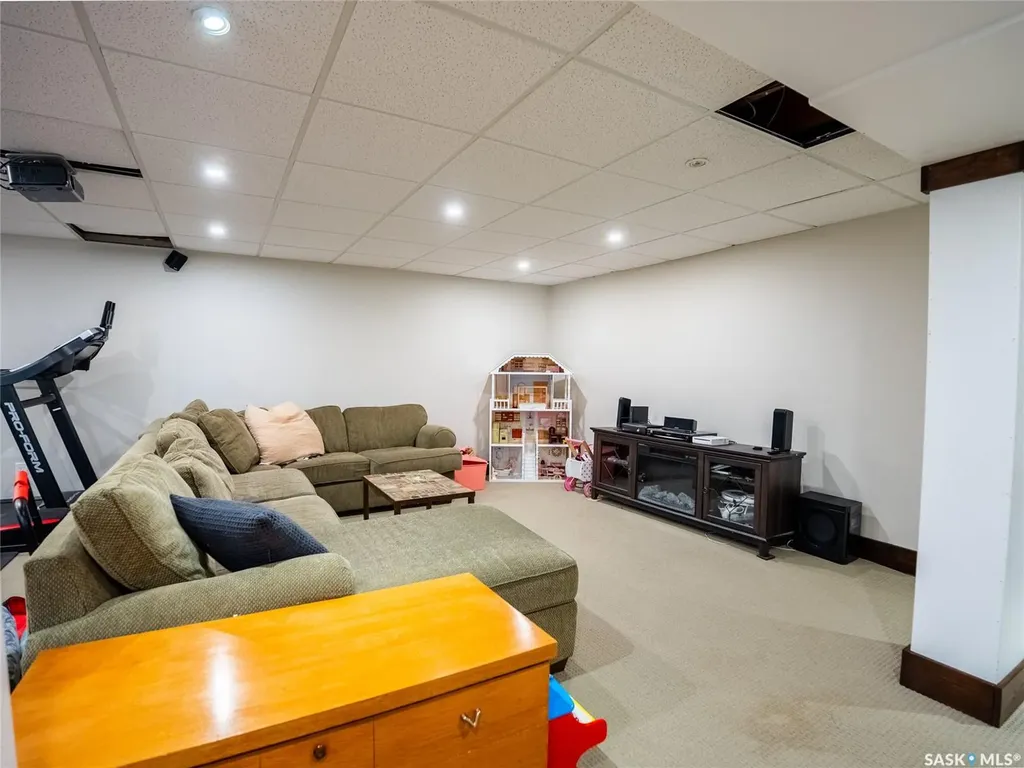 22 Calder Crescent Regina SK S4S 4A6