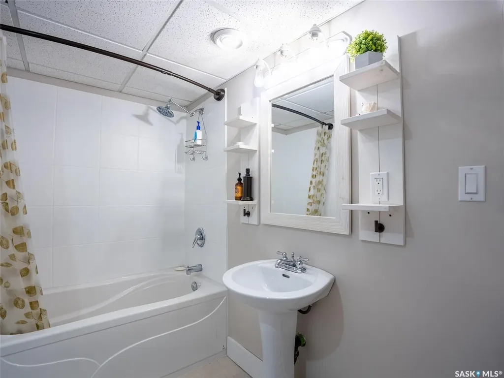 22 Calder Crescent Regina SK S4S 4A6
