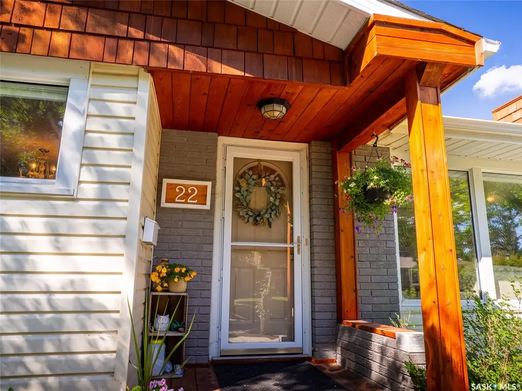 22 Calder Crescent Regina SK S4S 4A6