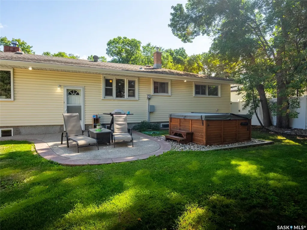 22 Calder Crescent Regina SK S4S 4A6