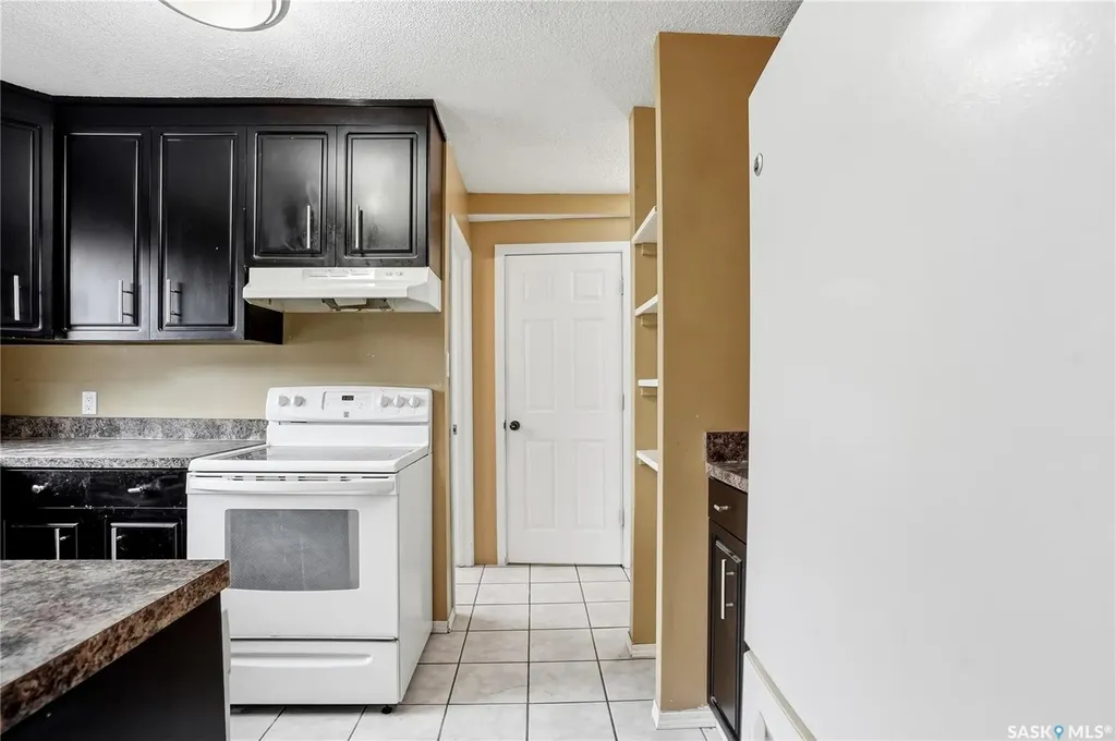 68 Carleton Drive Saskatoon SK S7H 3N6