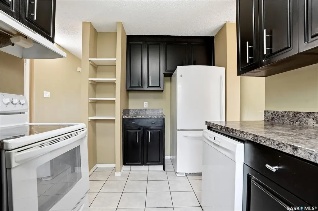 68 Carleton Drive Saskatoon SK S7H 3N6