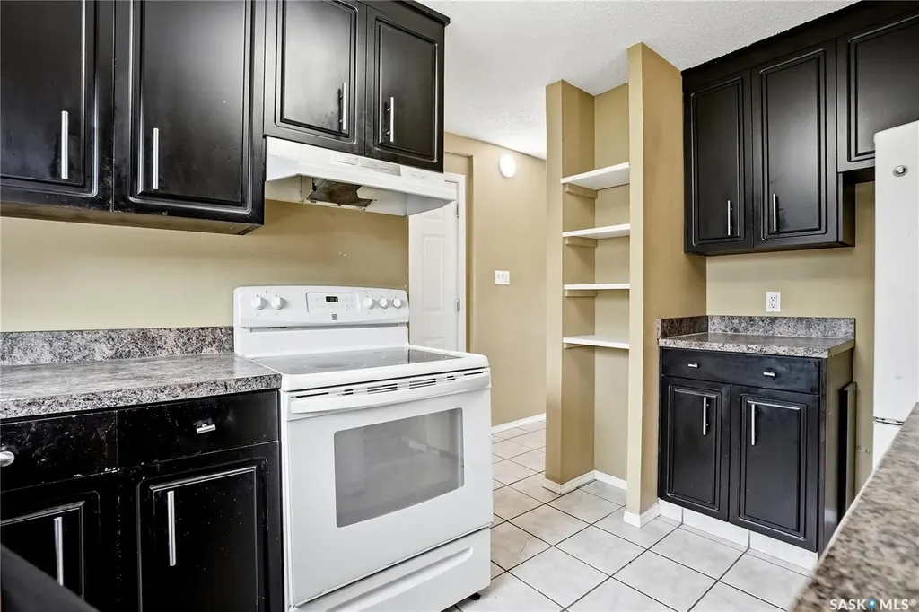 68 Carleton Drive Saskatoon SK S7H 3N6