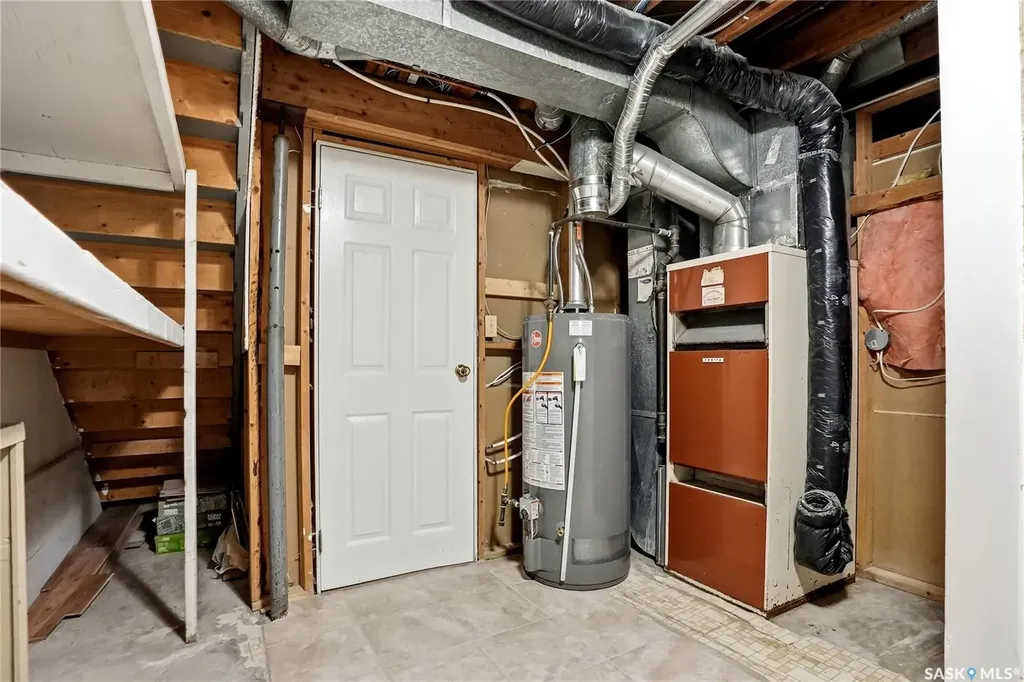 68 Carleton Drive Saskatoon SK S7H 3N6
