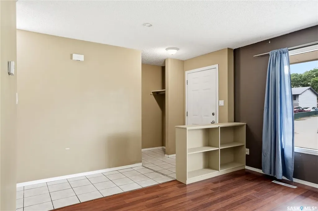 68 Carleton Drive Saskatoon SK S7H 3N6