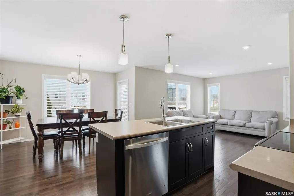 366 Kolynchuk Manor Saskatoon SK S7T 0W4