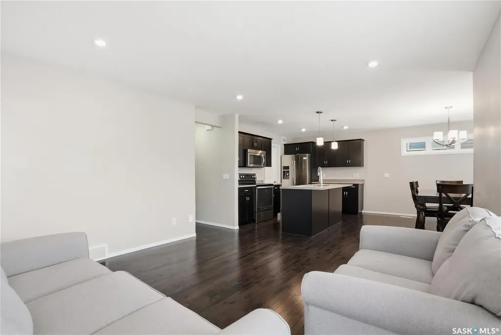 366 Kolynchuk Manor Saskatoon SK S7T 0W4
