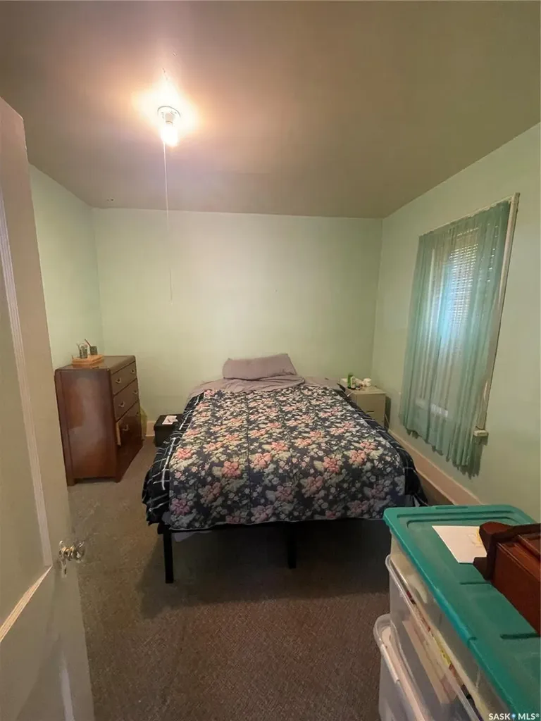 419 18th Street W Saskatoon SK S7L 1E4