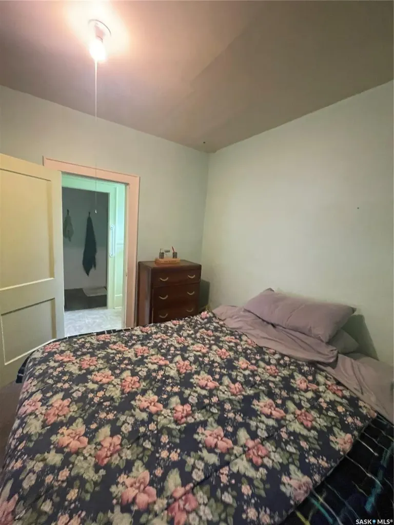 419 18th Street W Saskatoon SK S7L 1E4