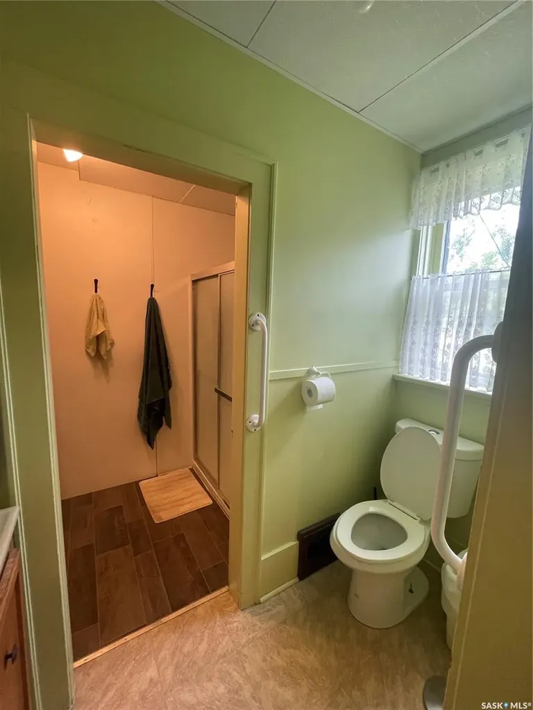419 18th Street W Saskatoon SK S7L 1E4
