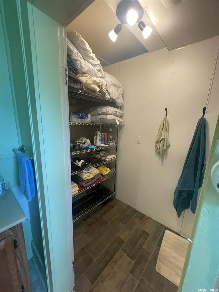 419 18th Street W Saskatoon SK S7L 1E4