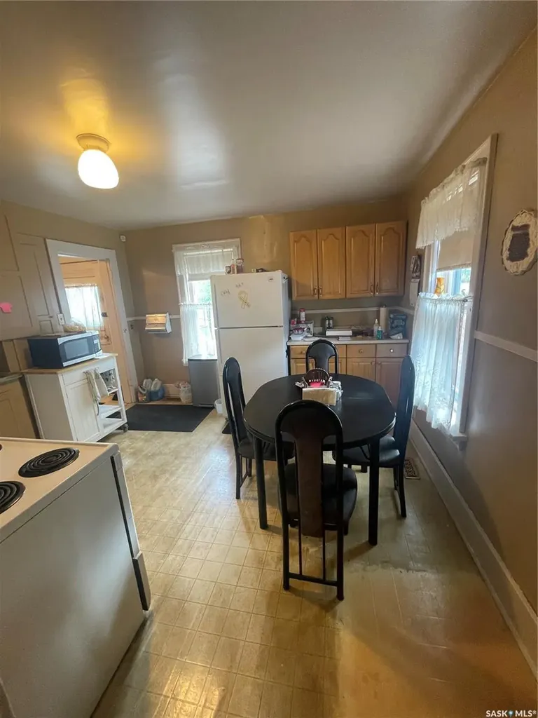 419 18th Street W Saskatoon SK S7L 1E4