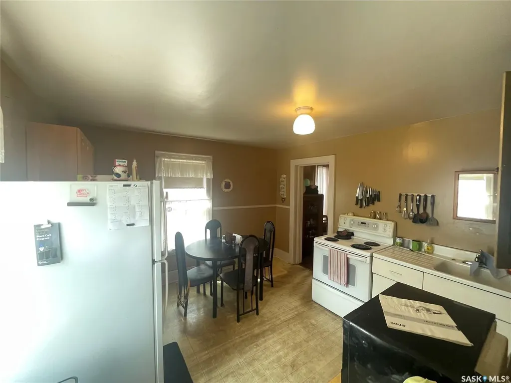 419 18th Street W Saskatoon SK S7L 1E4