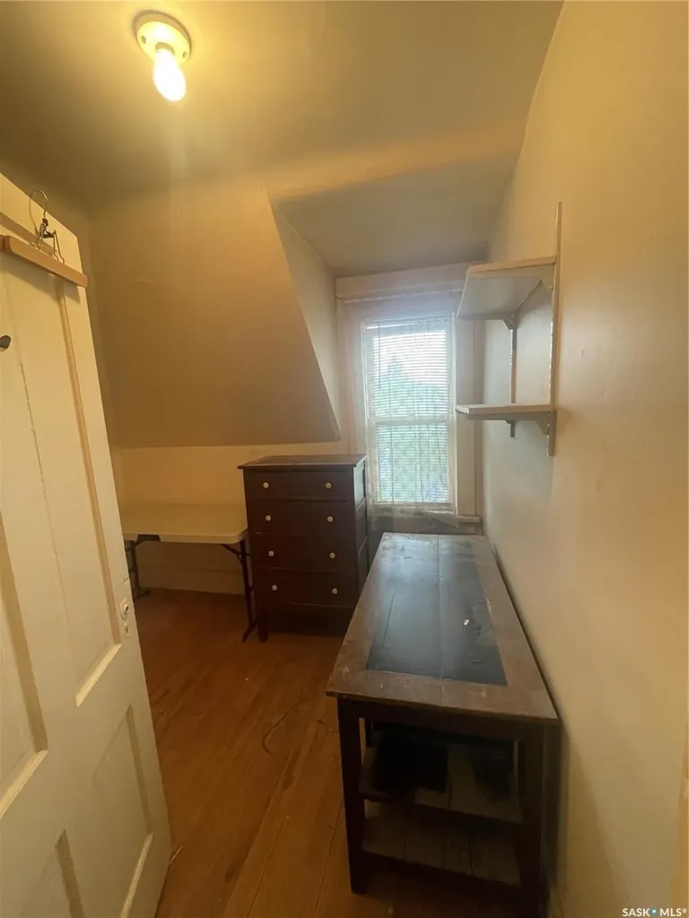 419 18th Street W Saskatoon SK S7L 1E4