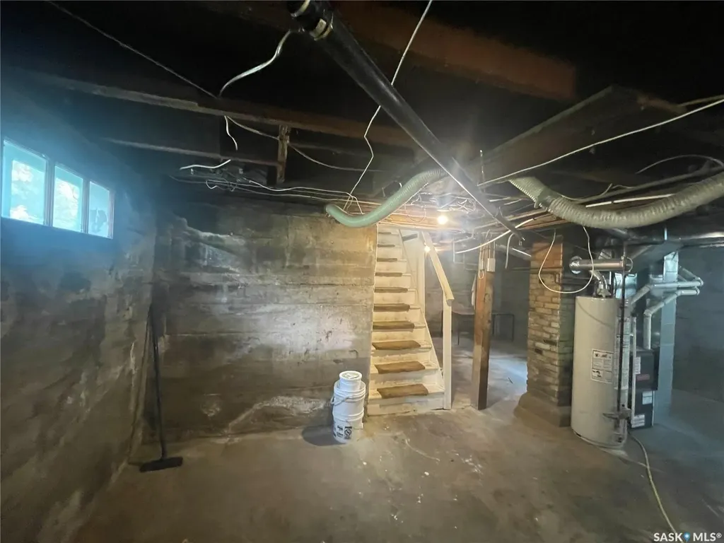 419 18th Street W Saskatoon SK S7L 1E4