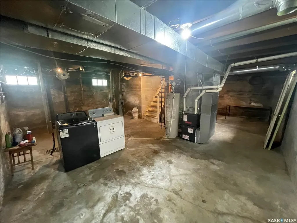 419 18th Street W Saskatoon SK S7L 1E4