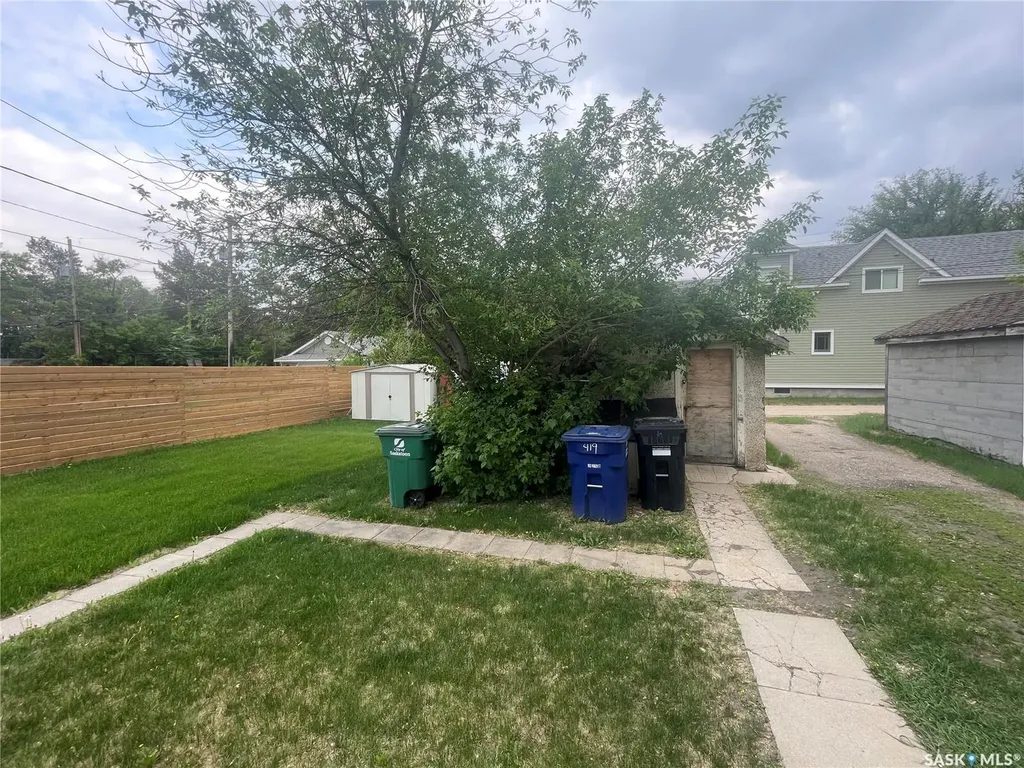 419 18th Street W Saskatoon SK S7L 1E4