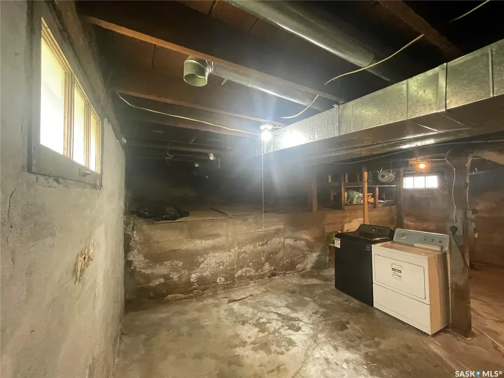 419 18th Street W Saskatoon SK S7L 1E4