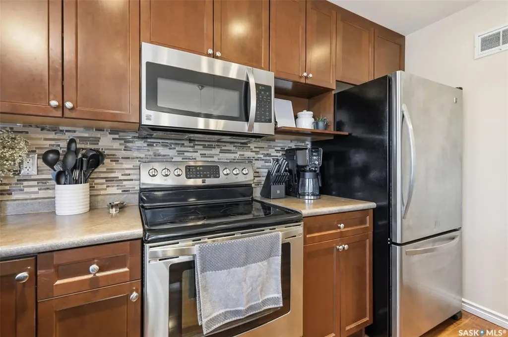 646 Hampton Circle Saskatoon SK S7R 0J5