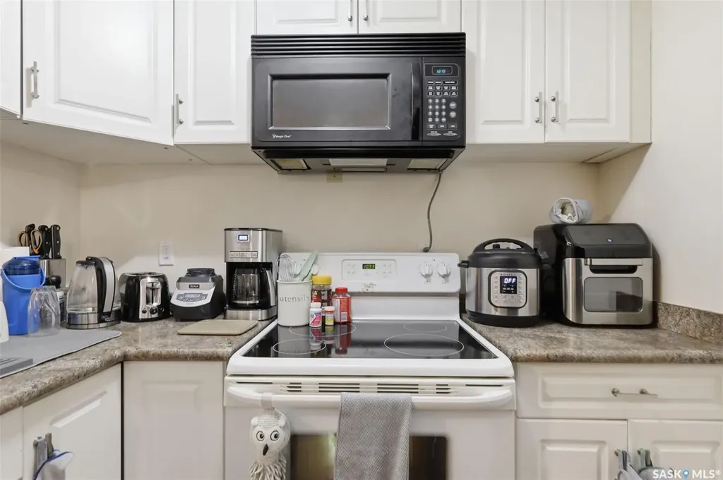 646 Hampton Circle Saskatoon SK S7R 0J5