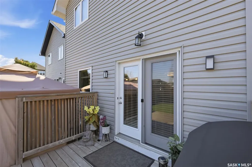 646 Hampton Circle Saskatoon SK S7R 0J5