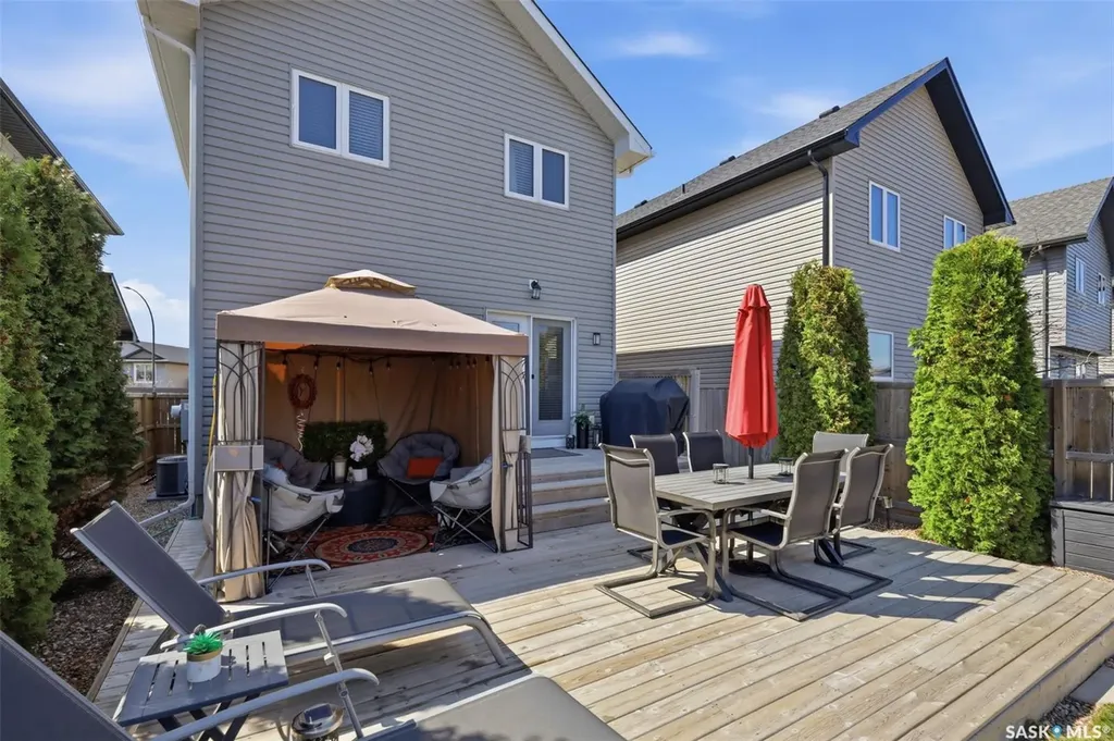 646 Hampton Circle Saskatoon SK S7R 0J5