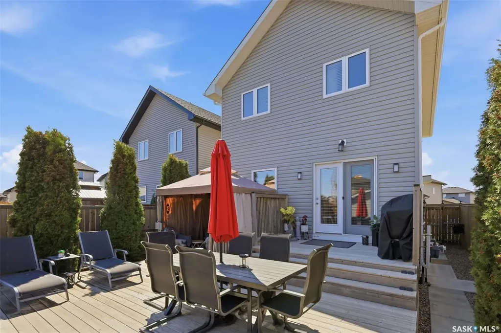 646 Hampton Circle Saskatoon SK S7R 0J5