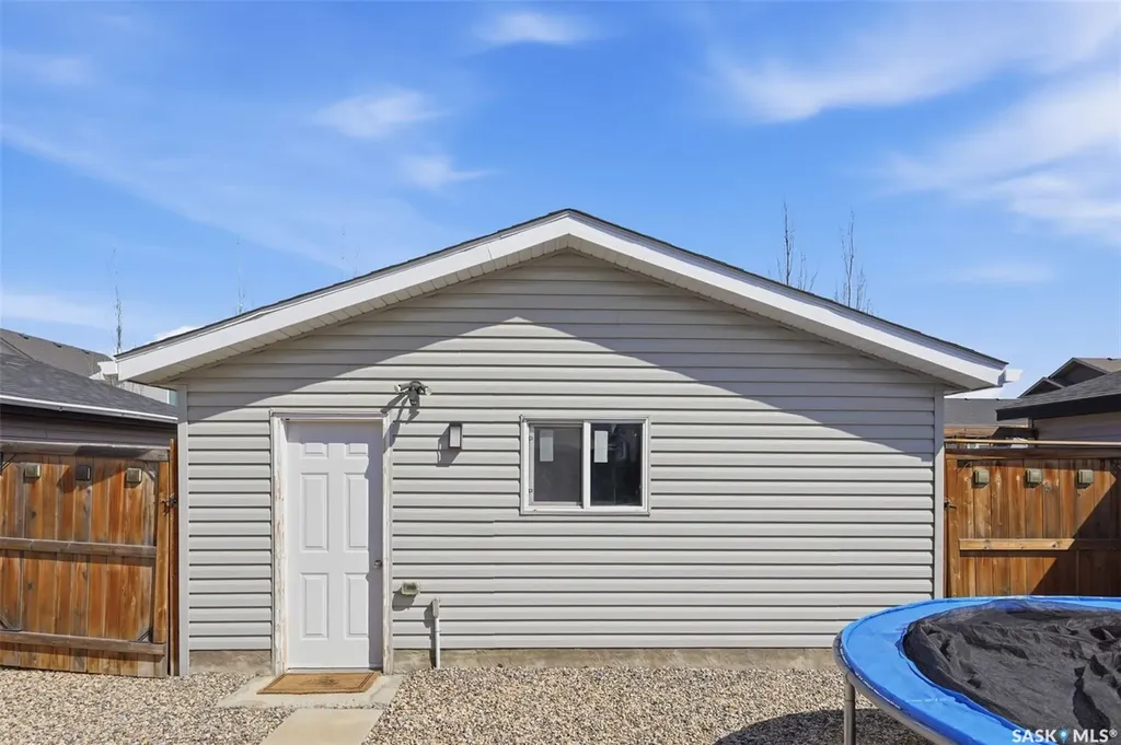 646 Hampton Circle Saskatoon SK S7R 0J5