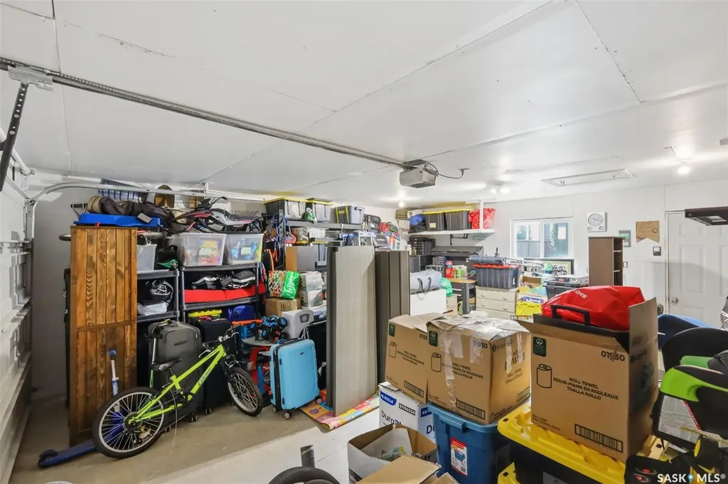 646 Hampton Circle Saskatoon SK S7R 0J5