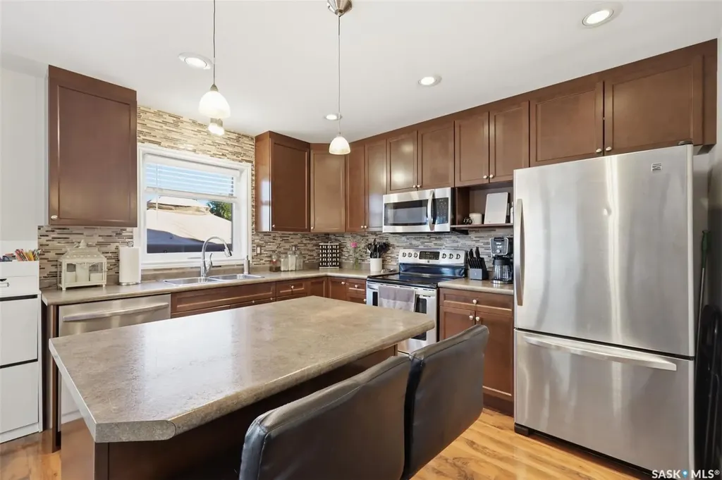 646 Hampton Circle Saskatoon SK S7R 0J5
