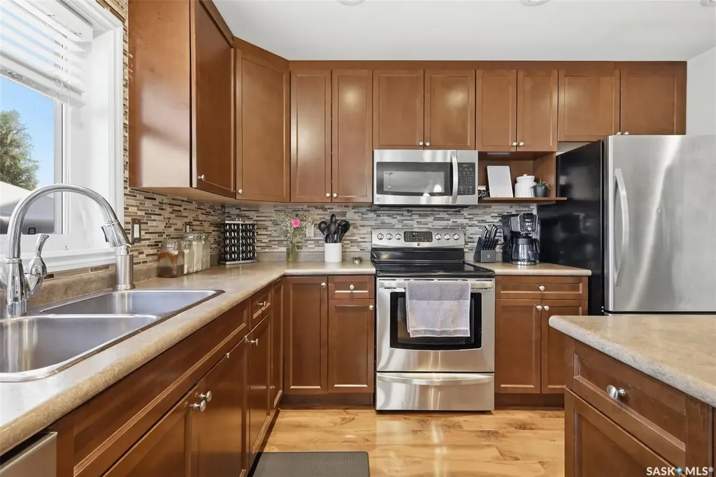 646 Hampton Circle Saskatoon SK S7R 0J5