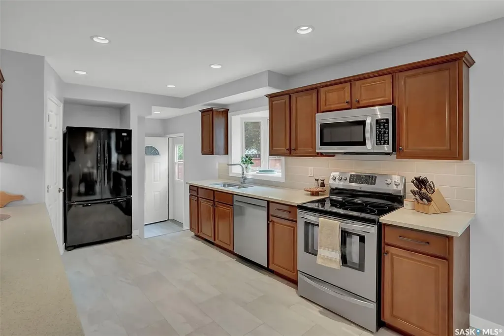 209 Douglas Avenue E Regina SK S4N 1H4
