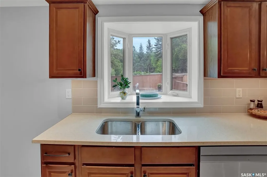 209 Douglas Avenue E Regina SK S4N 1H4
