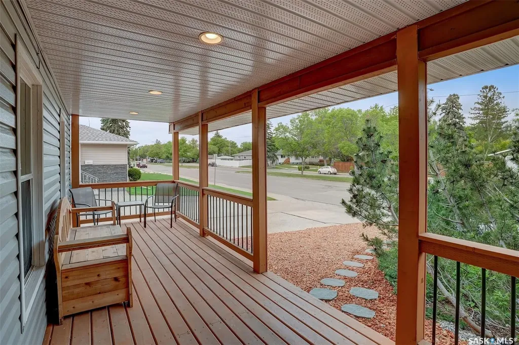 209 Douglas Avenue E Regina SK S4N 1H4
