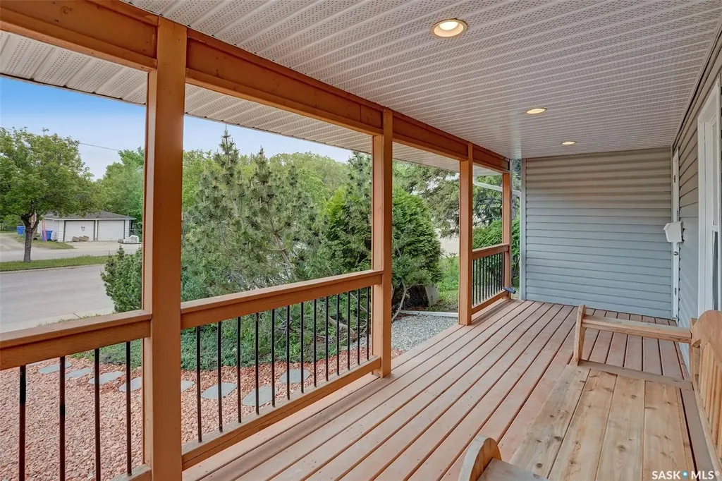 209 Douglas Avenue E Regina SK S4N 1H4