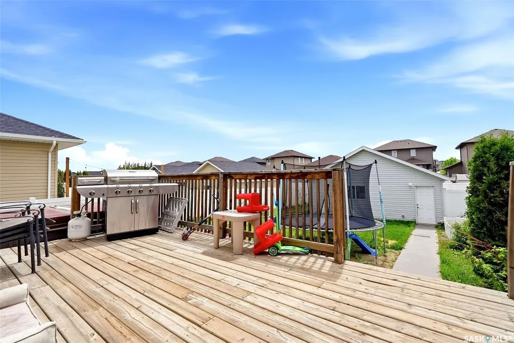 4321 Green Apple Drive E Regina SK S4V 1R3