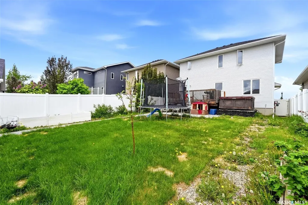 4321 Green Apple Drive E Regina SK S4V 1R3