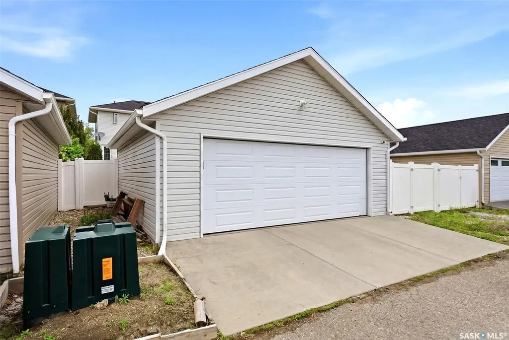 4321 Green Apple Drive E Regina SK S4V 1R3