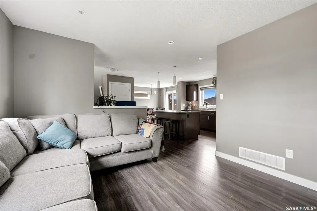 4321 Green Apple Drive E Regina SK S4V 1R3