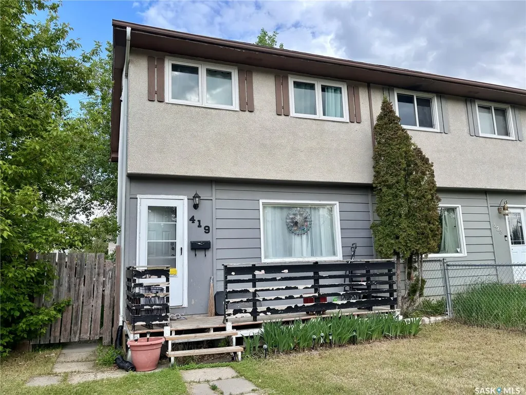 419 Mcintosh Street Regina SK S4R 4Z7