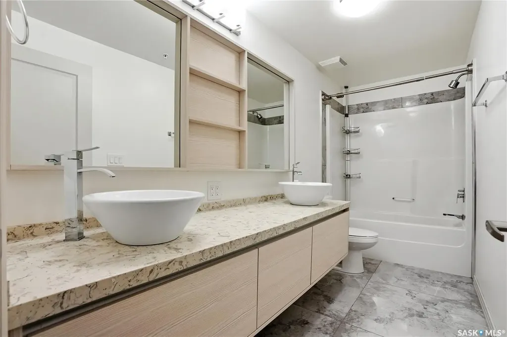 223 Evergreen Square Saskatoon SK S7S 1N1