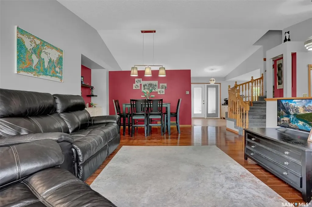 3312 Gloucester Bay Regina SK S4V 2T9