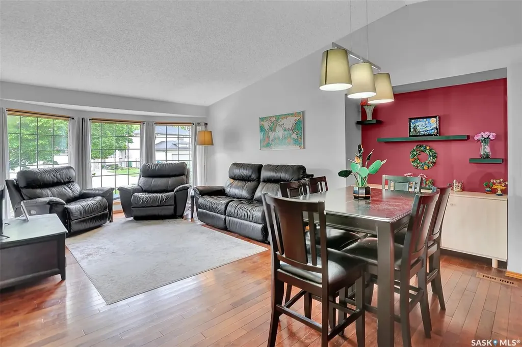 3312 Gloucester Bay Regina SK S4V 2T9