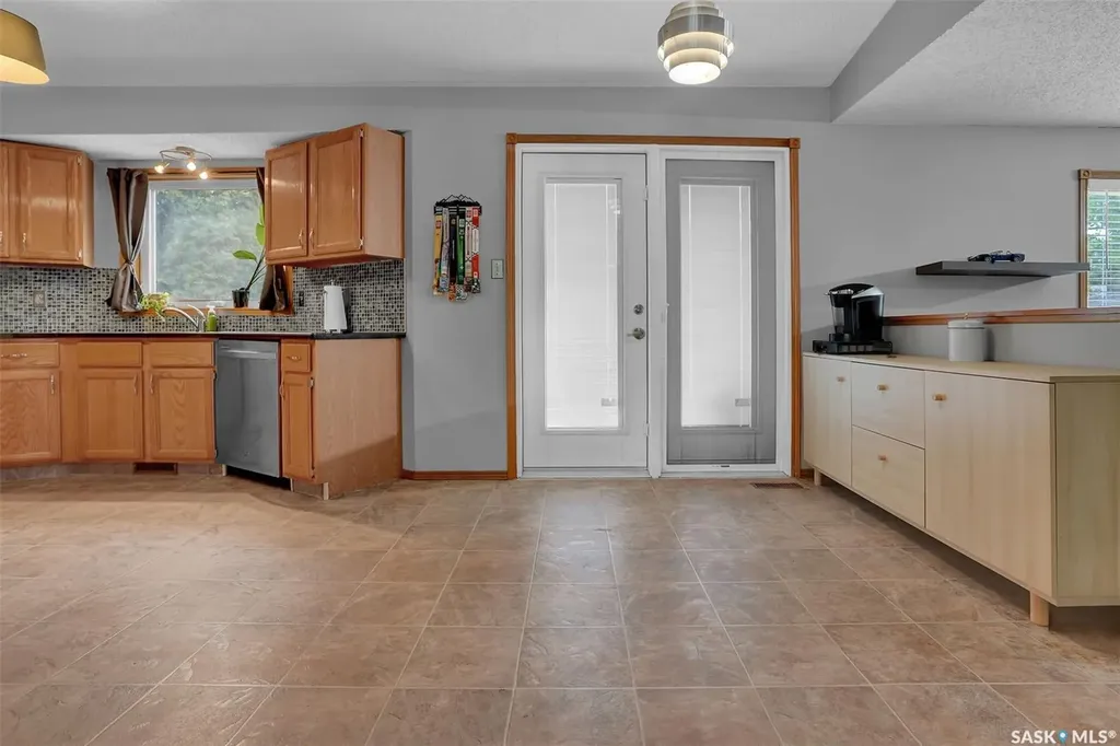 3312 Gloucester Bay Regina SK S4V 2T9