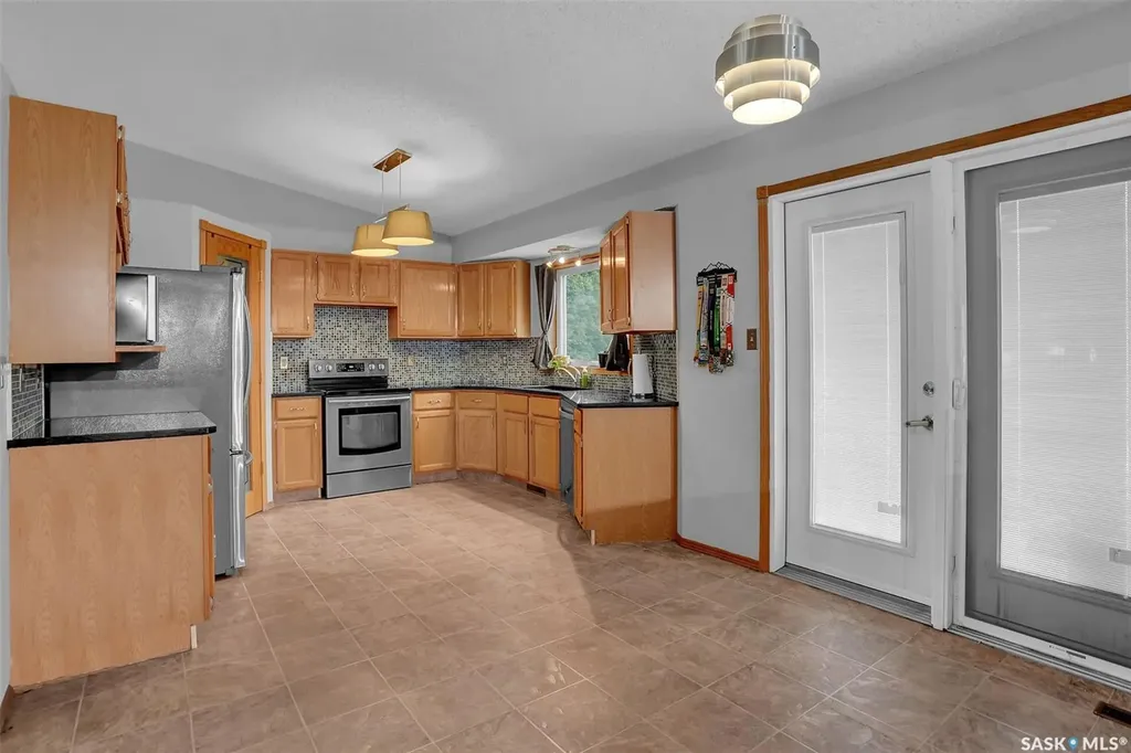 3312 Gloucester Bay Regina SK S4V 2T9